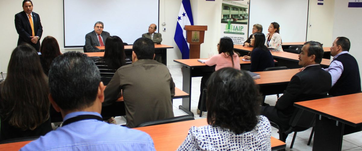 PRESIDENTE DEL COLEGIO DE ABOGADOS DE HONDURAS EXPONE A LOS PROFESIONALES DEL DERECHO DEL IAIP SOBRE LOS NUEVOS  BENEFICIOS A DISPOSICION DE SUS AGREMIADOS