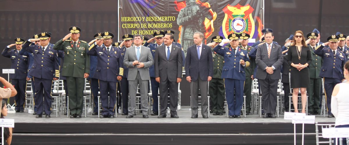 INSTITUTO DE ACCESO A LA INFORMACION PARTICIPA EN CEREMONIA DE ASCENSOS DEL BENEMÉRITO CUERPO DE BOMBEROS