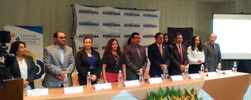 IAIP PRESENTE EN LA FIRMA DE CONVENIO ENTRE ASJ Y COLEGIO DE ABOGADOS DE HONDURAS