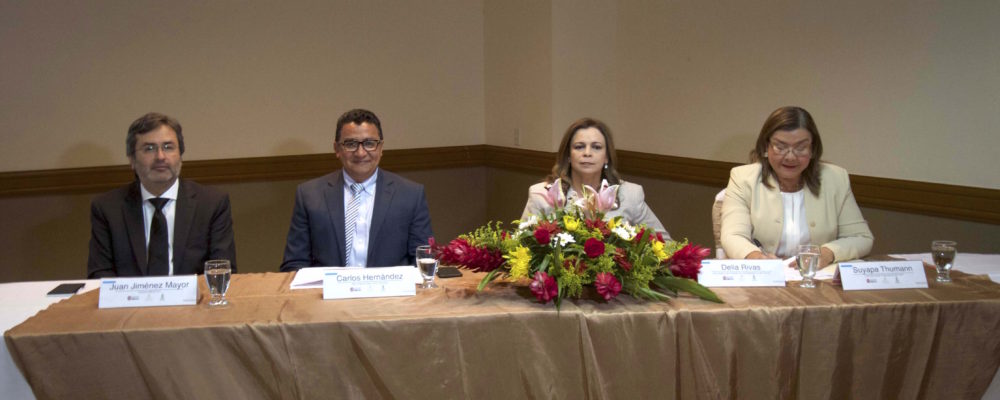 IAIP Y SALUD FIRMAN  PACTO DE INTEGRIDAD Y TRANSPARENCIA PARA LA COMPRA DE MEDICAMENTOS 2017