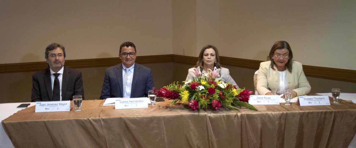 IAIP Y SALUD FIRMAN  PACTO DE INTEGRIDAD Y TRANSPARENCIA PARA LA COMPRA DE MEDICAMENTOS 2017