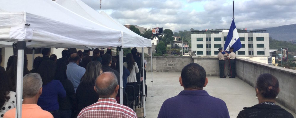 Con la Izada de la Bandera Nacional el IAIP inicia Celebraciones del 196 Aniversario de Independencia Patria