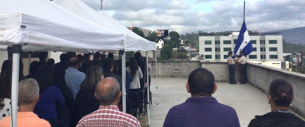 Con la Izada de la Bandera Nacional el IAIP inicia Celebraciones del 196 Aniversario de Independencia Patria