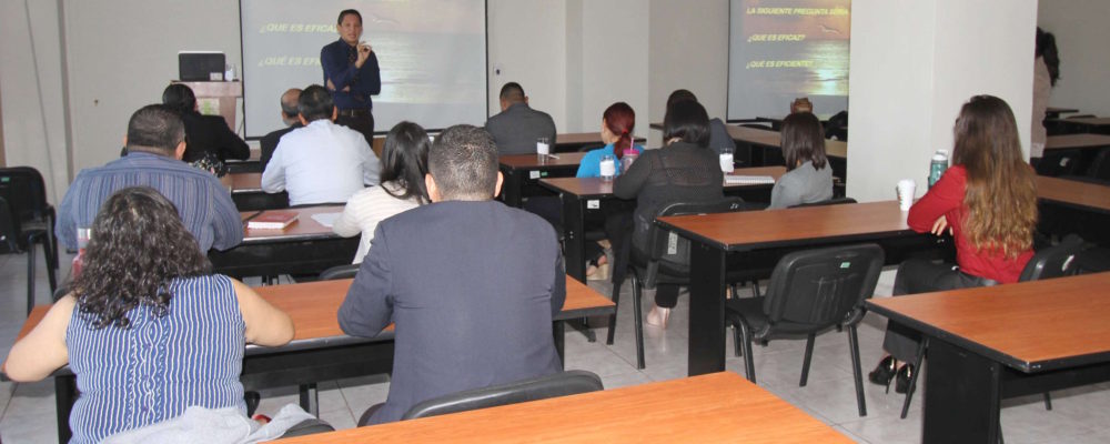 PERSONAL DEL IAIP RECIBE CHARLA MOTIVACIONAL SOBRE LOS HABITOS DE LAS PERSONAS ALTAMENTE EFECTIVAS PARA UN MEJOR RENDIMIENTO