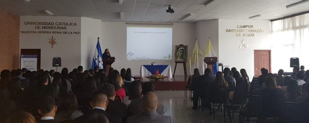 IAIP CONFERENCIA MAGISTRAL EN LA UNIVERSIDAD CATÓLICA ¨NUESTRA SEÑORA REINA DE PAZ