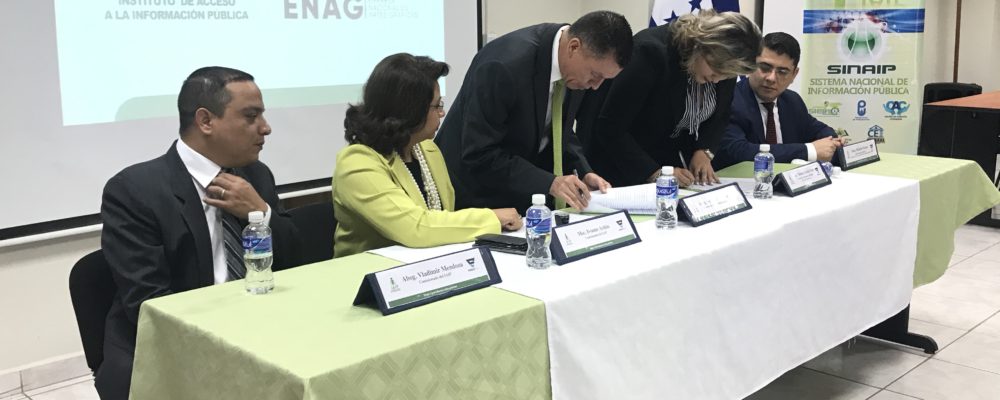 El Instituto de Acceso a la Información Pública (IAIP) y la Empresa Nacional de Artes Gráficas (ENAG) firman convenio marco de Cooperación Interinstitucional