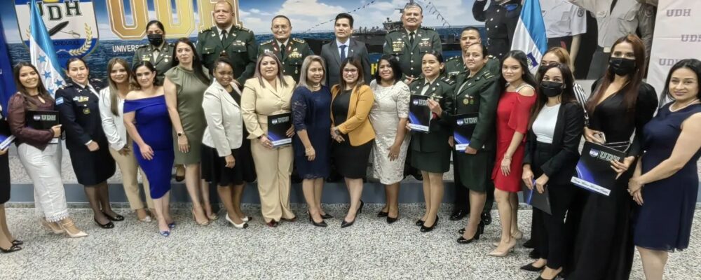 La Comisionada Ivonne Ardón y un Equipo Técnico del IAIP, concluyen con éxito el Diplomado en Protocolo e Imagen